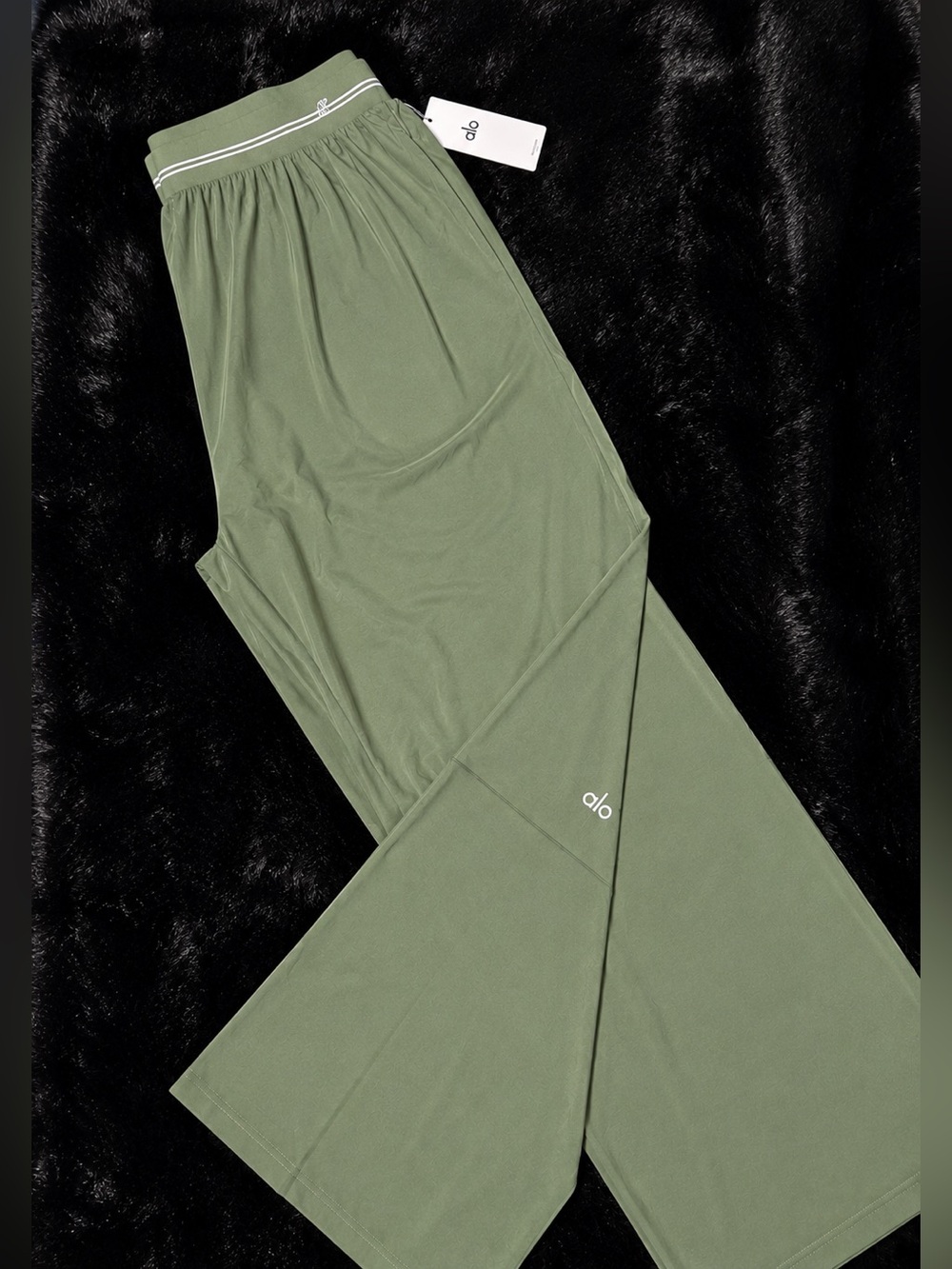 ALO Yoga Olive Green Wide-Leg Lounge Pants